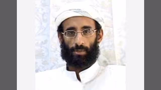 مصادر حكومية: لا قرابة لـ"علي مجور العولقي" ب"أنور"!