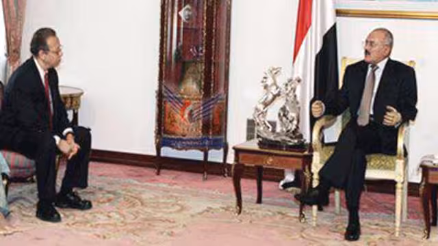 صالح في لقائه بن عمر: متمسكون بالمبادرة الخليجية والقرار الدولي كمنظومة متكاملة