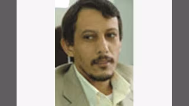 د. عبدالرزاق الأشول وزير التربية والتعليم الجديد.. من هو؟