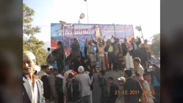مسيرة الحياة تواصل طريقها  إلى صنعاء بعد انضمام الالاف في اب