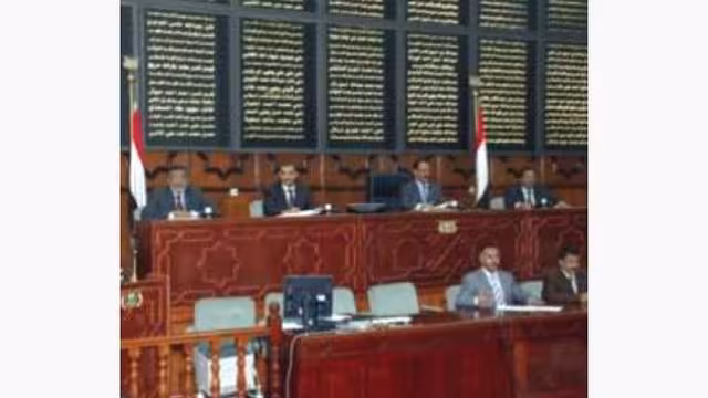 خبير قانوني يعتبر عدم فتح باب التنافس للانتخابات الرئاسية بأنه غير دستوري