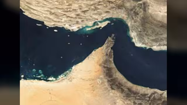طهران تهدد بمنع نقل النفط عبر الخليج