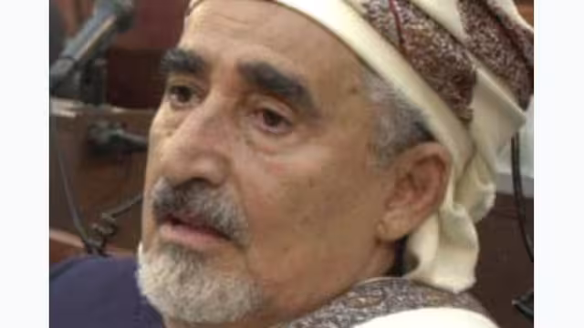 الشيخ عبد الله الأحمر.. سنديانة يمانية تزهر ربيعا عربيا