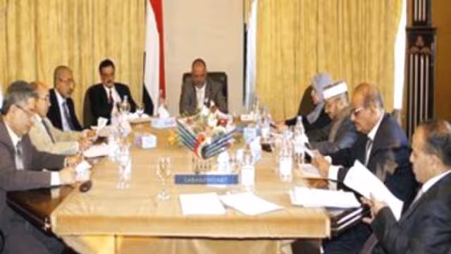 لجنة الانتخابات تتسلم بيانات مرشح الرئاسة التوافقي