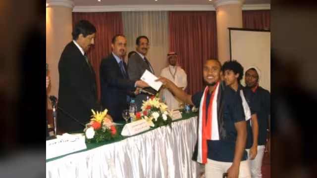 وزير الشباب يكرم منتخب الجالية اليمنية في الرياض