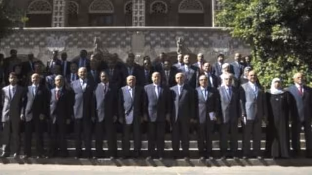4 وزراء في حكومة الوفاق لا يتلقون توجيهاتهم من الرئيس المنتخب