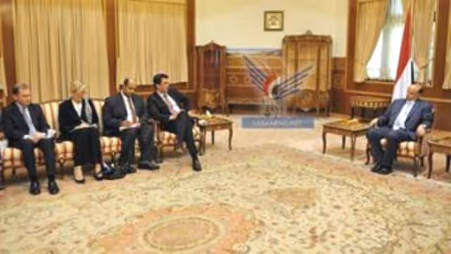 الاتحاد الاوربي يجدد دعمه للرئيس هادي ويحذر من عرقل تنفيذ التسوية السياسية