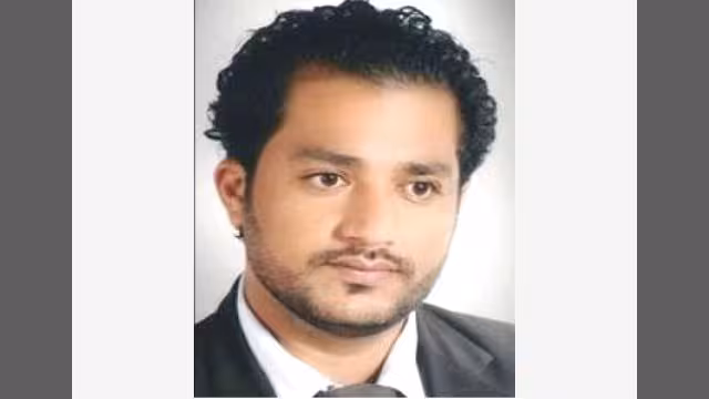 الشاعر الحمادي والقاصان الخضر والكبسي يفوزون بجائزة المقالح للإبداع