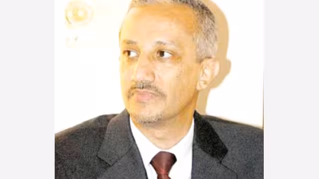 محافظ تعز شوقي هائل: خطة أمنية تبدأ الاثنين وساحات الثورة ستبقى لضمان أهدافها