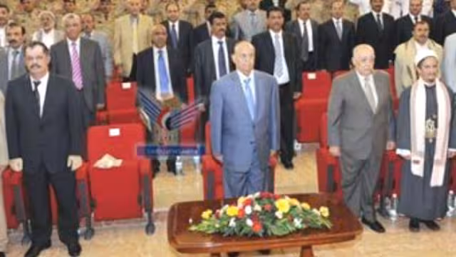 رئيس الجمهورية : يؤلمني انه بعد 50 سنه من ثورة سبتمبر لا زال اليمنيين يتقاتلون في الشوارع(فيديو)