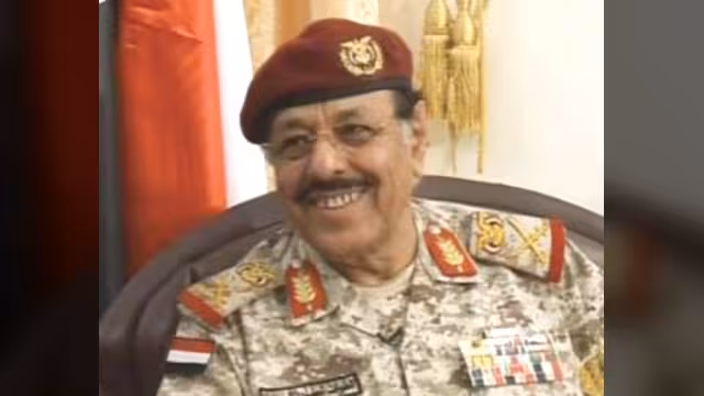 اللواء علي محسن: الرئيس هادي قادر على المرحلة والجيش موحد في الأصل (حوار)