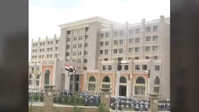 موظفو الخارجية من أبناء المحافظات الجنوبية يوضحون معاناتهم برسالة إلى الرئيس والحكومة (النص)