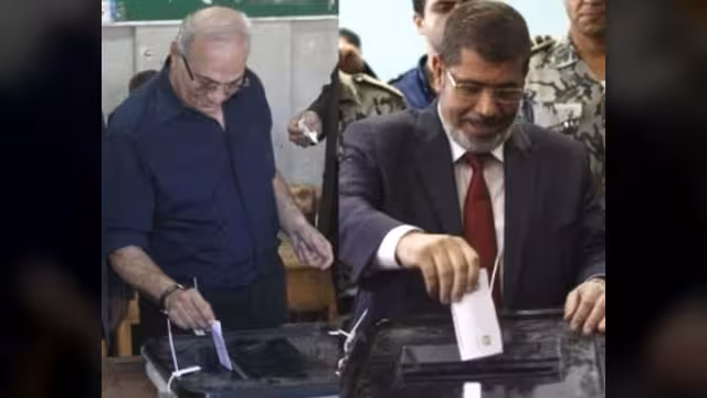 مرسي صوت وسط أنصاره وشفيق دخل من باب جانبي