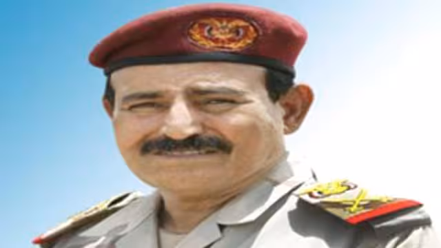 السيرة الذاتية للواء ناصر الطاهري قائد المنطقة الجنوبية