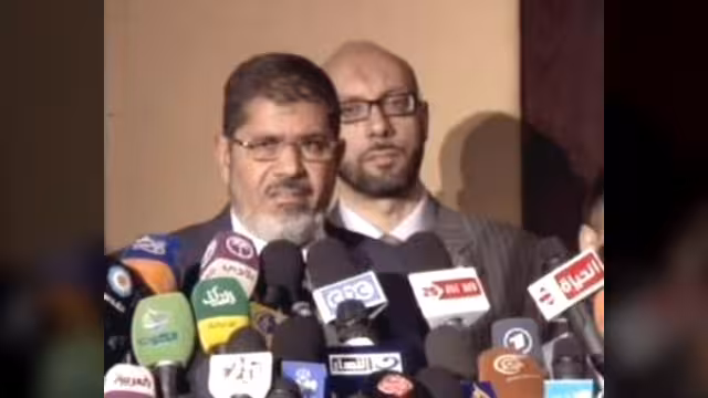 مرسي يجتمع بعدد من القوى ويطالب لجنة الانتخابات بسرعة إعلان النتائج
