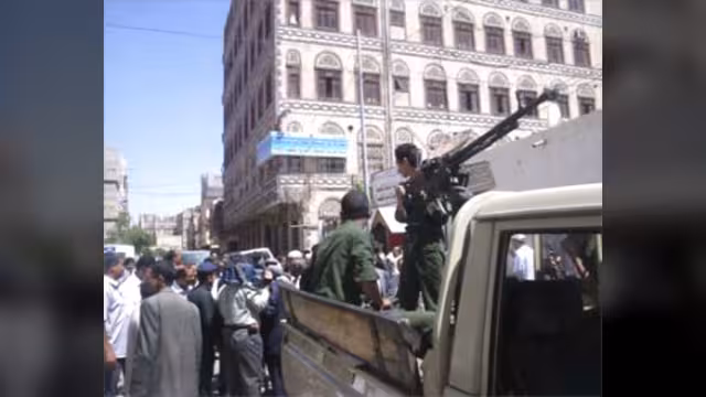 النيابة تحقق في شكوى تعذيب ضد مسئولين في النظام السابق