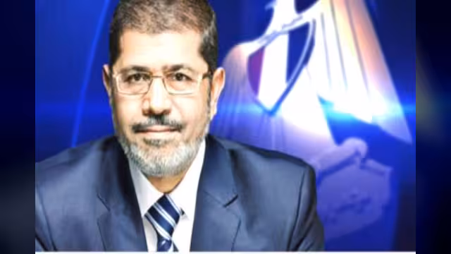 مصر: الرئاسة تؤكد احترامها حكم الدستورية ودعوى تطالب بعزل مرسي
