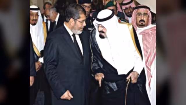 محللون: زيارة مرسي للسعودية ستعيد التوازن للمنطقة
