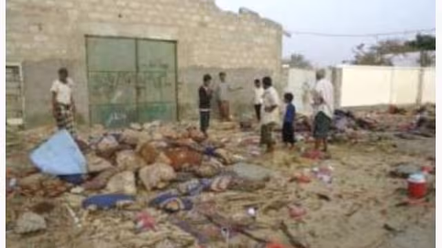 أكثر من 40 قتيلاً وجريحاً في هجوم انتحاري استهدف مجلس عزاء للجان الشعبية بجعار