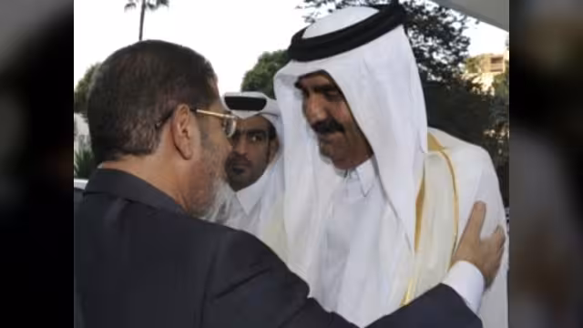 امير قطر يلتقي مرسي ويدعم مصر بملياري دولار