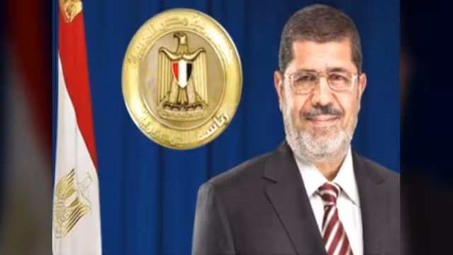 مرسي يحيل طنطاوي وعنان للتقاعد ويعين مكي نائبا له ويلغي الاعلان الدستوري (فيديو)