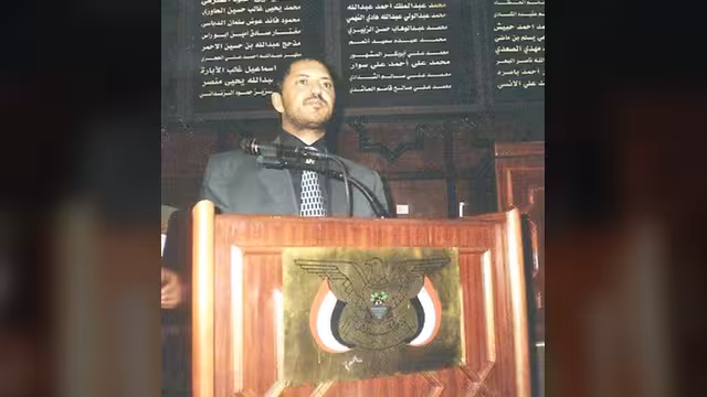 عضو لجنة عامة مستقيل: العقلية التي أدارت المؤتمر 3 عقود ليست سوى عبء عليه