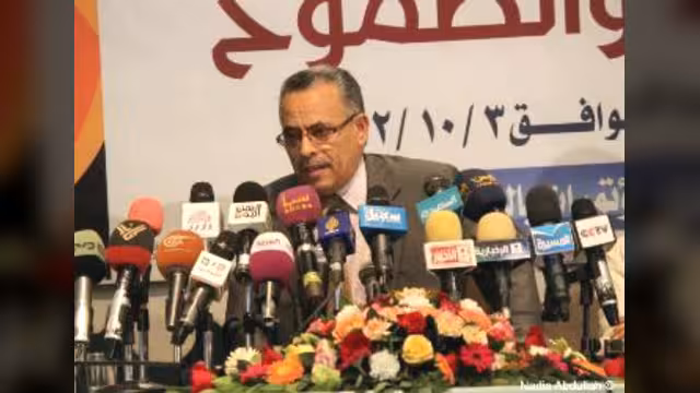 سميع: مديونية النافذين للكهرباء 30 مليار ريال وعقودات الشراء تمت تحت الضغط