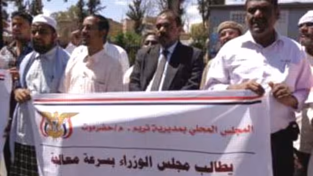 محلي تريم يتفق مع رئيس الوزراء والمالية على سرعة الإعمار لمتضرري سيول 2008