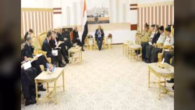 الرئيس يلتقي الفريق العسكري الأمريكي الأردني الأوروبي لإعادة هيكلة الجيش