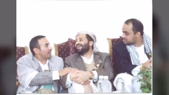 صورة نادرة تجمع أحمد علي وحميد الأحمر وياسر العواضي في ساعة صفاء