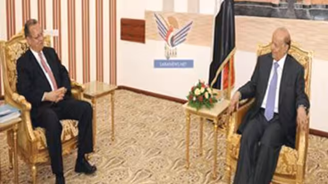 الرئيس هادي يلتقي المبعوث الأممي إلى اليمن جمال بن عمر