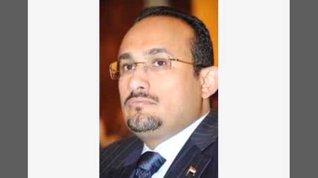 وزير النقل السابق وحديث ذو شجون عن شركة موانئ دبي وتدهور ميناء عدن