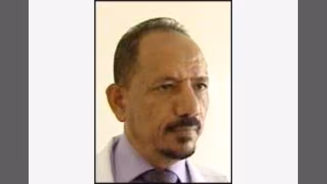 الآيات يحفرون قبرا لإيران