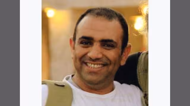 يا من بيوتكم من زجاج مشروخ