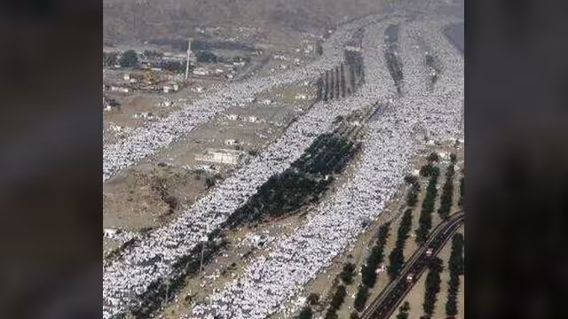 مكة المكرمة: 85% من حجاج بيت الله الحرام يقضون يوم التروية بمشعر منى