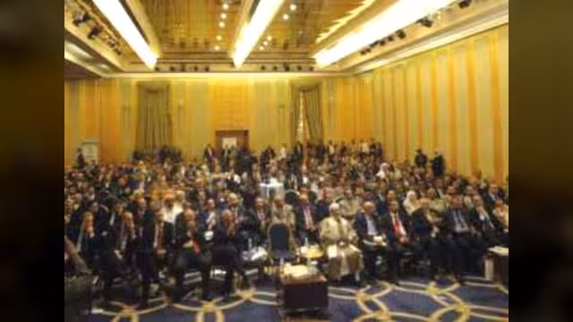 في مؤتمر الشركات العائلية.. باسندوة: لن نخطو خطوة للامام ما لم يتم إعادة هيكلة الجيش والامن