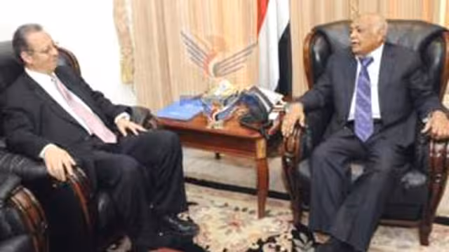 رئيس الوزراء يلتقي مستشار الأمين العام للأمم المتحدة جمال بن عمر