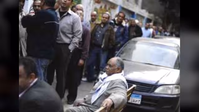 استقالة النائب العام المصري ونادي القضاة ينسحب من الاستفتاء على الدستور
