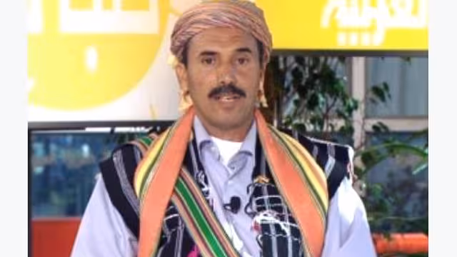 يمني يفوز بجائزة أول رحالة يقطع 30 ألف كيلومتر عبر العالم على الجمال