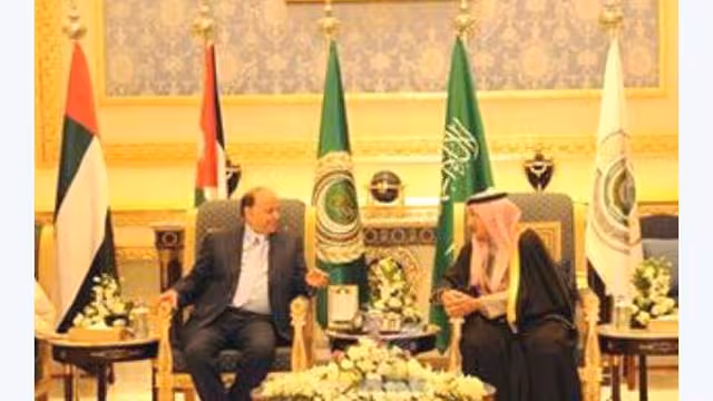 الرئيس هادي يصل الرياض لحضور القمة الاقتصادية الثالثة
