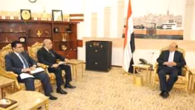 الرئيس هادي : هناك 500 بئر غازي مغلق لم يتم إستثمارها
