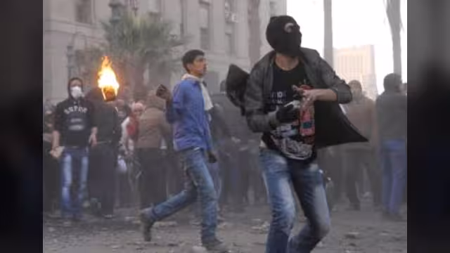 المعارضة تحشد للتظاهر ضد مرسي في ذكرى تنحي مبارك