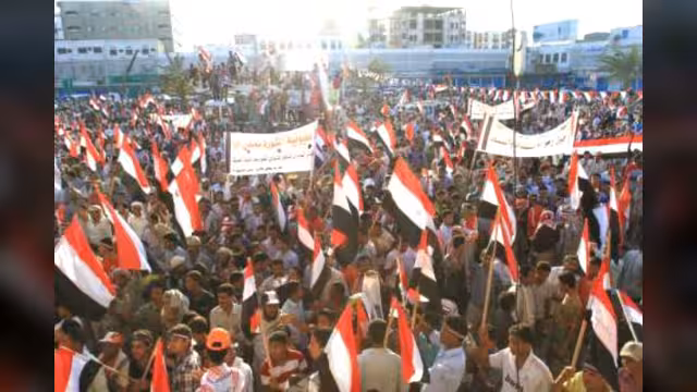 تفاصيل مهرجان الثورة الحاشد في ساحة العروض في عدن