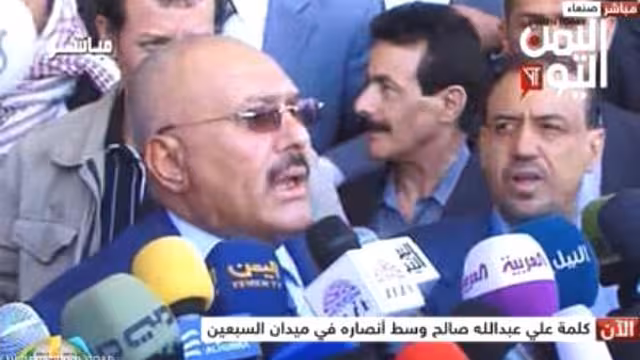 صالح يحاول التنصل من تحالفه مع البيض ويتهمه بالعمالة لإيران