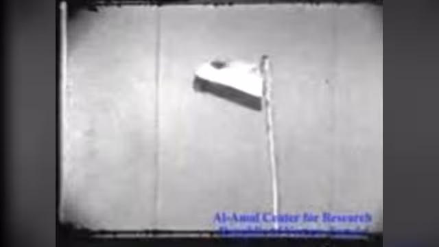 هذا هو علم الجنوب الحقيقي الذي رفع في عدن يوم الاستقلال 30 نوفمبر 1967 (فيديو تاريخي)