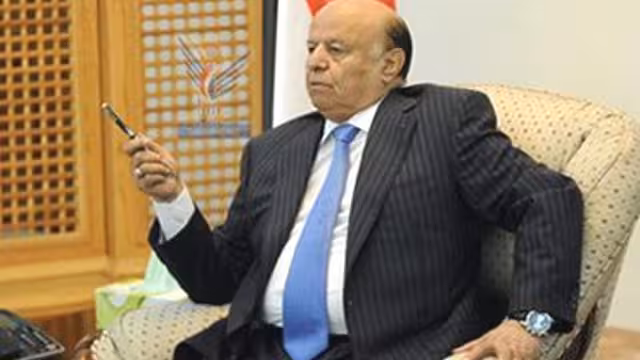 الرئيس: لا نسمح بالعبث بأمن واستقرار عدن والعالم أقر ألا ينزلق اليمن لحرب أهلية