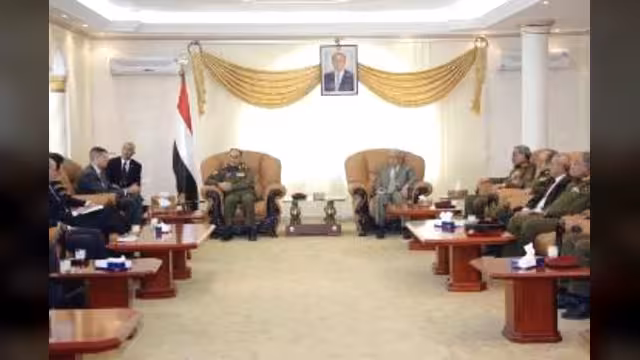 وزيرا الدفاع والداخلية يلتقيان الوفد الأمريكي لبحث قضايا التعاون والهيكلة