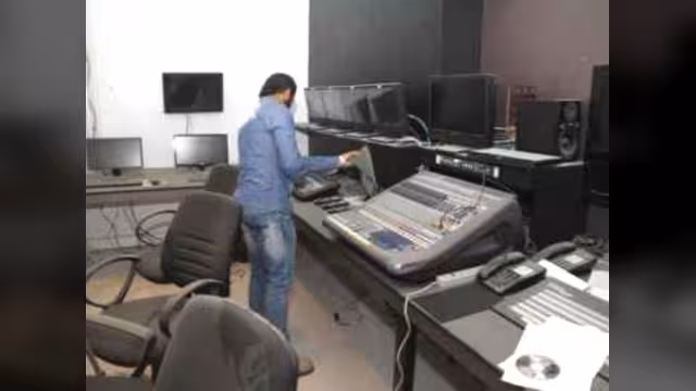 مجهولون يقتحمون مقر قناة العاصمة الليبية ويختطفون رئيسها