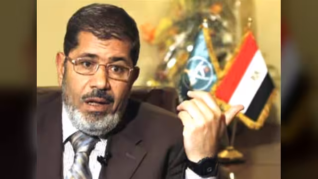الشاعر الإخواني عبدالرحمن العشماوي يوجه قصيدة إلى مرسي عن موقفه من ثورة سوريا (النص)