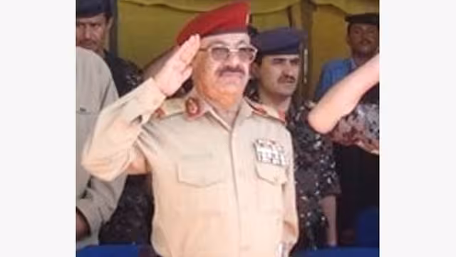 نجاة اللواء محمد راجح لبوزة قائد المنطقة العسكرية الخامسة من محاولة اغتيال بتعز